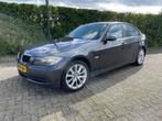 BMW 3-Serie (e90) 2.0 I 320 AUT 2005 Grijs, Origineel Nederlands, Te koop, Zilver of Grijs, 5 stoelen