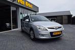 Hyundai I30 1.6i Dynamic, Voorwielaandrijving, Stof, Gebruikt, 1591 cc