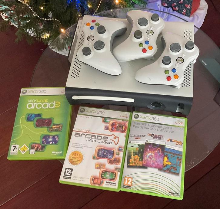 Xbox 360: console, games, controllers, Spelcomputers en Games, Spelcomputers | Xbox 360, Gebruikt, 120 GB, Met 3 controllers of meer
