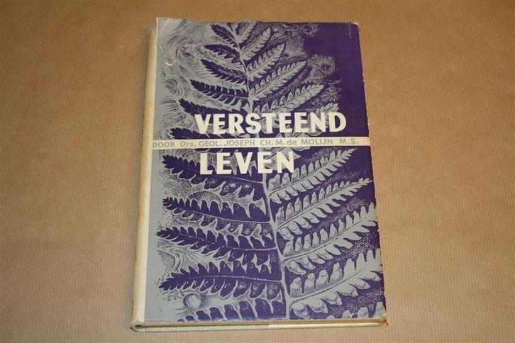 Versteend leven - Kennis der Gidsfossielen - 1958, Verzamelen, Mineralen en Fossielen, Fossiel, Ophalen of Verzenden