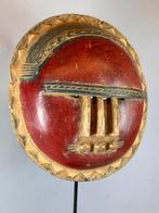 250934 Afrikaans rood Baule masker uit Iv. Coast., Ophalen of Verzenden