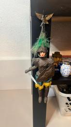 Antique Marionette Puppet Wearing Tin Knight Suit of Armor, Ophalen of Verzenden, Zo goed als nieuw