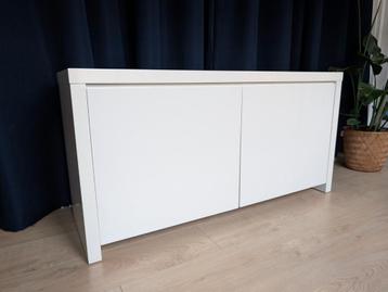 Hoogglans witte dressoir van zware kwaliteit.  beschikbaar voor biedingen