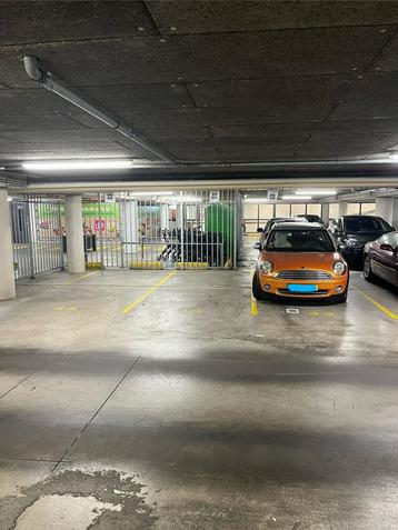 Parkeerplaatsen te huur 3/3 vrij beschikbaar voor biedingen