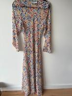 Mochi All Things Mochi Gekleurde Lange Maxi Jurk Met Print, Kleding | Dames, Overige kleuren, Maat 42/44 (L), Mochi, Ophalen of Verzenden