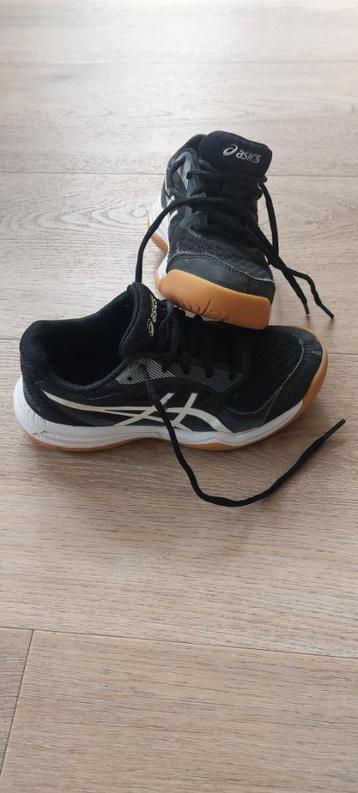 Zaalschoenen asics maat 32,5 beschikbaar voor biedingen