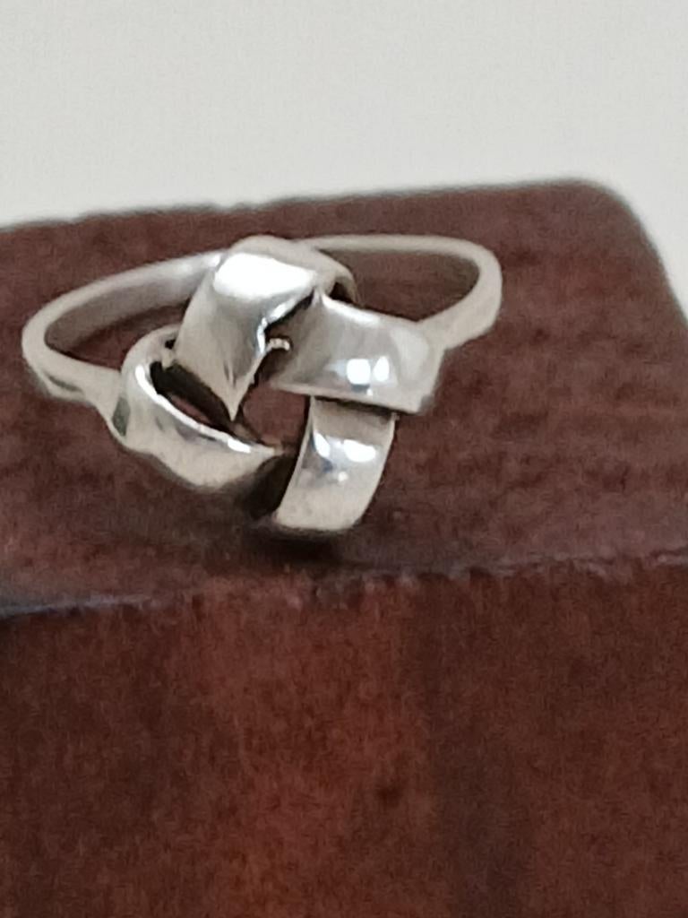 Zilveren ring met vlechtwerk design, 835 zilver, maat 15.9, Ophalen of Verzenden
