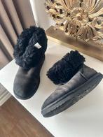 Uggs laarzen maat 38 zwart suede, Ophalen of Verzenden, Gedragen, Zwart, Hoge laarzen