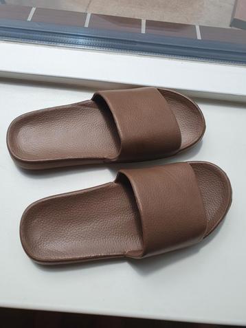 Nieuwe badslipper maat 39 beschikbaar voor biedingen