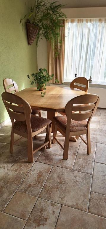 Grenen 6-hoekige eethoek met 4 stoelen beschikbaar voor biedingen