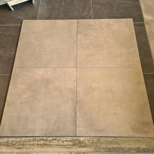 Vloertegel graffio taupe 60x60 1ste keus door en door €29,95, Doe-het-zelf en Verbouw, Tegels, Nieuw, Vloertegels, Keramiek, 60 cm of meer