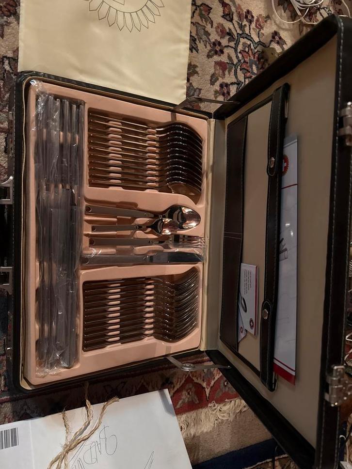 Luxe Bestekset in Koffer 72 delig swiss, Huis en Inrichting, Keuken | Bestek, Ophalen of Verzenden