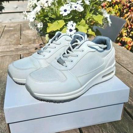 Sneakers Dyanne Beekman DB 01 mt 38, Kleding | Dames, Schoenen, Zo goed als nieuw, Sneakers of Gympen, Wit, Ophalen of Verzenden