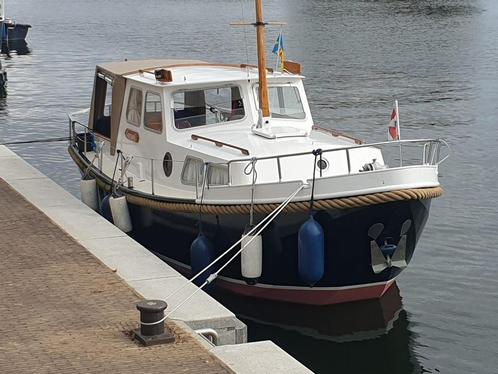 Goed onderhouden motorvlet, Watersport en Boten, Motorboten en Motorjachten, Gebruikt, Staal, 6 tot 9 meter, Diesel, Binnenboordmotor