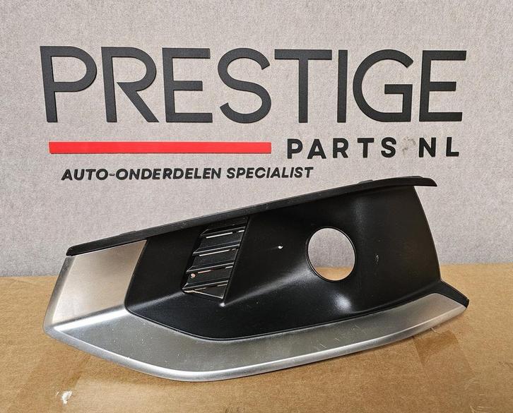 Rooster AUDI A4 8W B9 FACELIFT 8W0807681AK Links Orgineel FL, Auto-onderdelen, Carrosserie en Plaatwerk, Bumper, Voor, Gebruikt