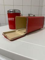 Te koop mooie rode emaille beschuitbus en cake trommel, Ophalen