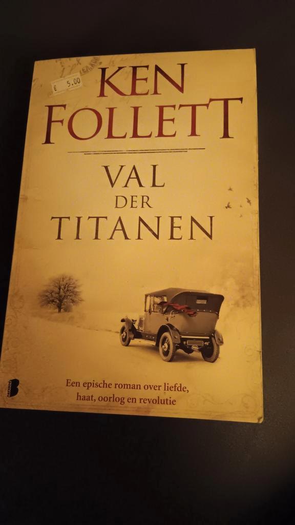 Val der Titanen - Ken Follett, Boeken, Auto's | Boeken, Gelezen, Algemeen, Ophalen of Verzenden