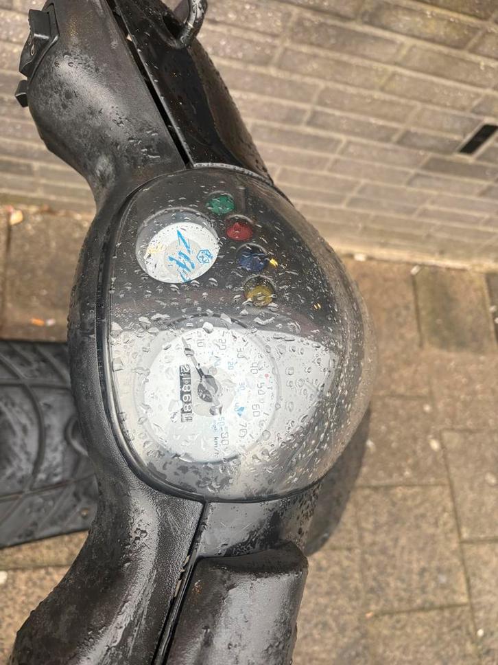 Zip 50cc 4T Gele Kenteken - Goed Onderhouden, Fietsen en Brommers, Brommeronderdelen | Scooters
