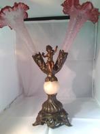 Tafelstuk een voet met marmeren bol cupido en 2 cranberry, Ophalen