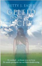 Geleid door het licht (Betty J. Eadie), Boeken, Ophalen of Verzenden, Zo goed als nieuw, Overige onderwerpen, Achtergrond en Informatie