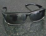 Mooie Overzet Zonnebril Ofar met Leren Hoes ZGAN, Overige merken, Zonnebril, Zwart, Ophalen of Verzenden