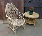 Mooie rotan stoel fauteuil met rond tafeltje, Ophalen, Gebruikt, Bruin, Rustiek landelijk rotan