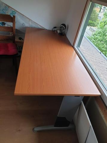 Mooi groot bureau
