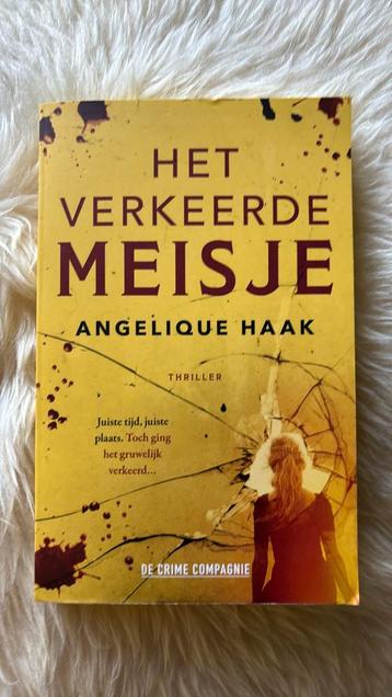 Angelique Haak - Het verkeerde meisje beschikbaar voor biedingen