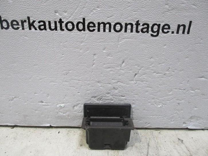 Asbak Voor Toyota Celica (T20) (1993-11/1999-11) 7410220240, Auto-onderdelen, Interieur en Bekleding, Toyota, Gebruikt