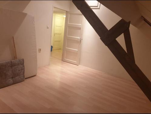 3 afzonderlijke kamers te huur, in Neerkant (Deurne), Huizen en Kamers, Kamers te huur, Eindhoven, 20 tot 35 m²