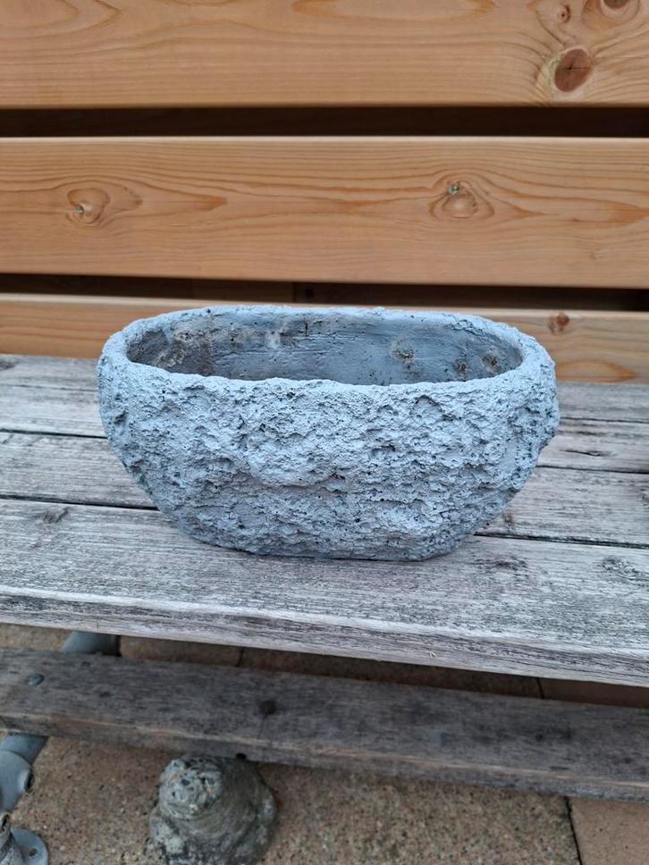 Grijs boot Bloembakje - Betonlook, Tuin en Terras, Bloempotten, Zo goed als nieuw, Beton, Binnen, Balkon, Tuin, Minder dan 40 cm