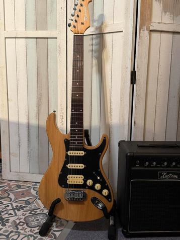 Richwood Strat + Kustom versterker beschikbaar voor biedingen