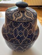 Blauwe handgemaakte keramische pot met deksel uit Marokko, Antiek en Kunst, Antiek | Keramiek en Aardewerk, Ophalen