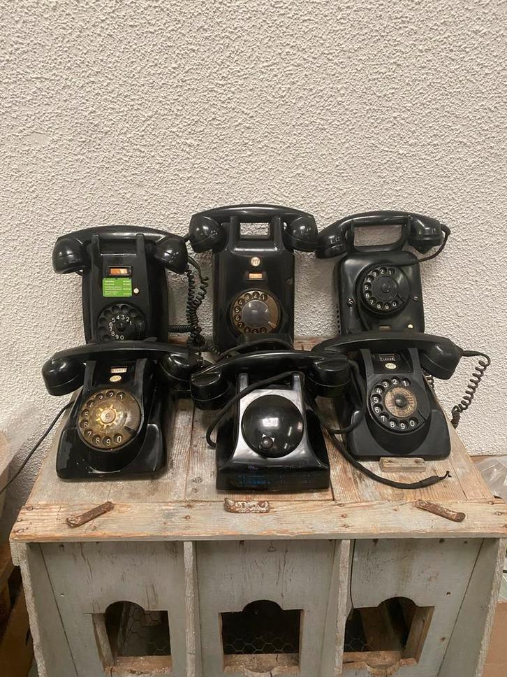 6 klassieke bakelieten telefoon met een draaischijf., Telecommunicatie, Vaste telefoons | Niet Draadloos, Ophalen of Verzenden