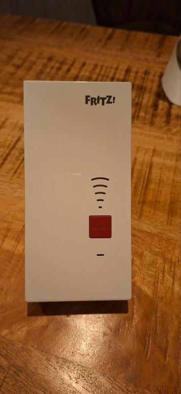 2x FRITZ!Repeater 2400 - Goede Staat beschikbaar voor biedingen