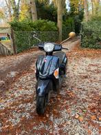 Kymco like 50 scooter, geel kenteken, Ophalen, Maximaal 45 km/u, Zo goed als nieuw, Like