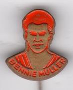 Speldje BENNIE MULLER AJAX AMSTERDAM ORANJE (A10), Verzamelen, Speldjes, Pins en Buttons, Verzenden, Gebruikt, Overige onderwerpen