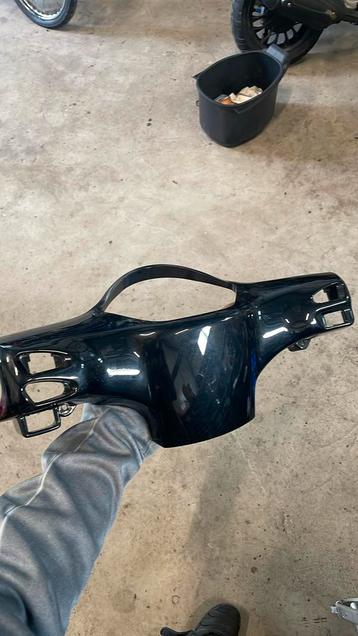 Nieuw gespoten stuurkap vespa lx 50 zwart beschikbaar voor biedingen