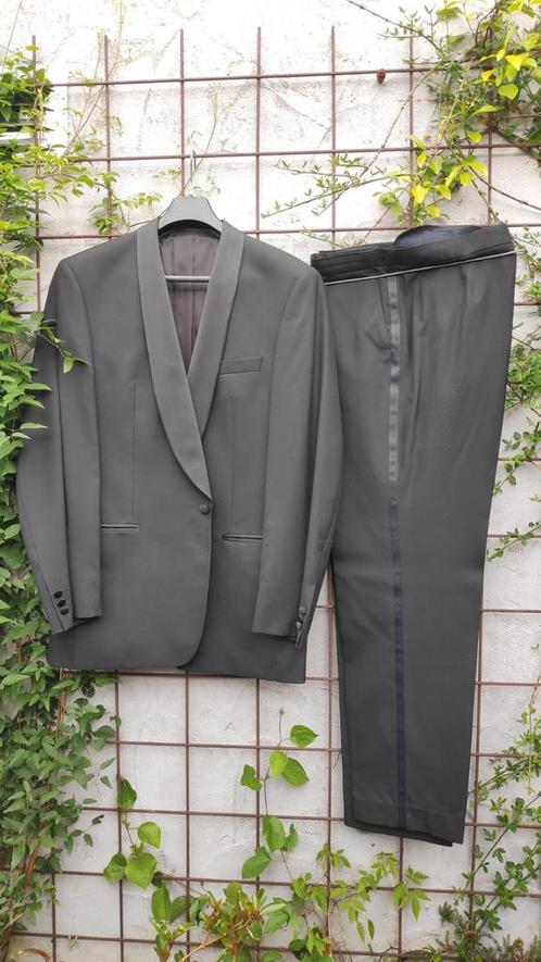 Heren smoking Beyenkorf maat 55( lengte), zwart, 1x gedragen, Kleding | Heren, Kostuums en Colberts, Zo goed als nieuw, Maat 52/54 (L)