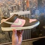 Dunk low sb stussy cherry maat eu 41, Kleding | Heren, Schoenen, Overige kleuren, Nike SB Dunk Low, Verzenden, Sneakers of Gympen