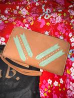 FAB by Fabienne Chapot portemonnee / tasje, Sieraden, Tassen en Uiterlijk, Portemonnees, Overige merken, Bruin, Nieuw, Ophalen of Verzenden