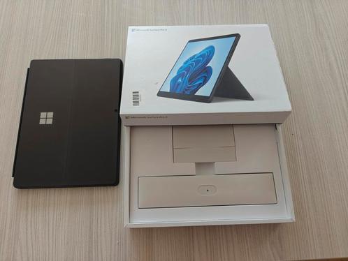 Microsoft Surface Pro 8 met Keyboard, Computers en Software, Windows Laptops, Zo goed als nieuw, 12 inch, SSD, 16 GB, Ophalen of Verzenden