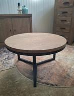 Robuuste salontafel van massief eiken en metalen onderstel, Huis en Inrichting, Tafels | Salontafels, Ophalen, 50 tot 100 cm, Rond
