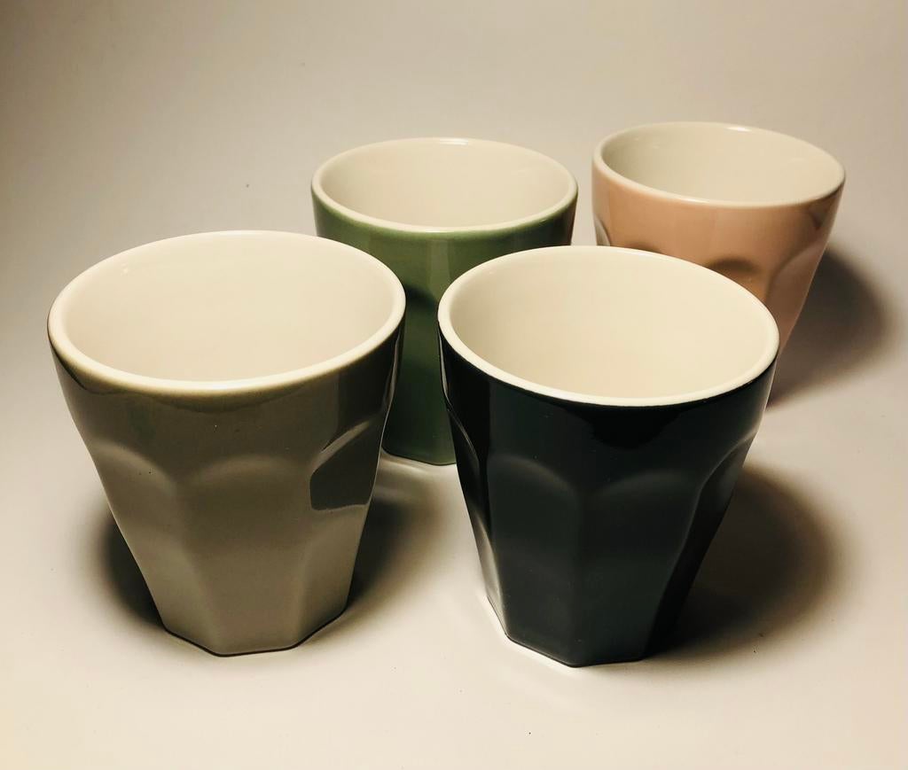 Vier koffiekopjes, cappuccino kopjes van Siaki, Ophalen of Verzenden, Zo goed als nieuw, Overige stijlen, Kop(pen) en/of Schotel(s)