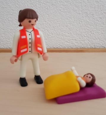Playmobil 4623 Kinderarts met baby beschikbaar voor biedingen
