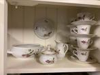 Brocante servies, roos motief met goud randje, Antiek en Kunst, Antiek | Servies compleet, Ophalen of Verzenden