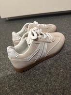 Nieuwe Schoenen Maat 38 - Nooit Gedragen!, Ophalen of Verzenden, Nieuw, Beige, Sneakers of Gympen