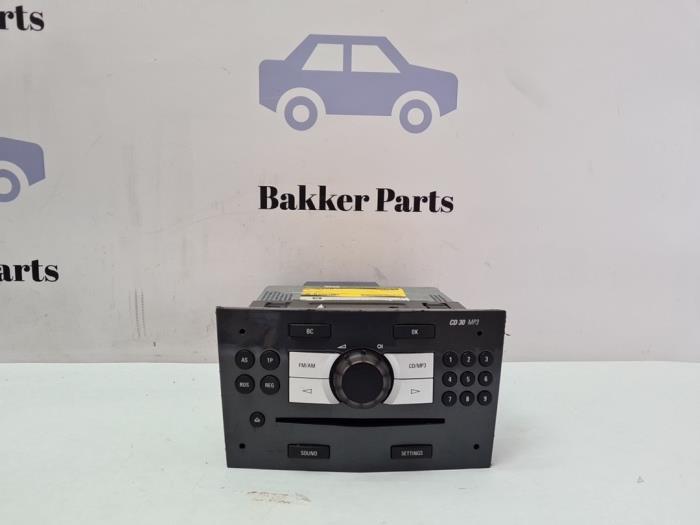 Radio CD Speler van een Opel Corsa, Auto-onderdelen, Elektronica en Kabels, Opel, Gebruikt, 3 maanden garantie