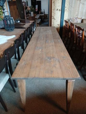 Franse tafels kloostertafels smalle tafels grote tafels beschikbaar voor biedingen