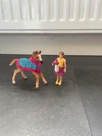 Schleich veulen met deken en meisje met drinkfles, Ophalen of Verzenden, Zo goed als nieuw